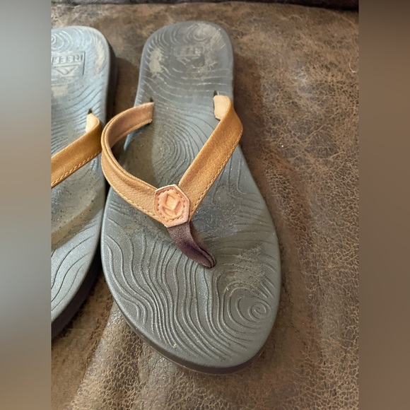 Reef Women’s Flip Flop Sandals Size 9 Brown Black Comfortable Beachwear - Picture 2 of 5